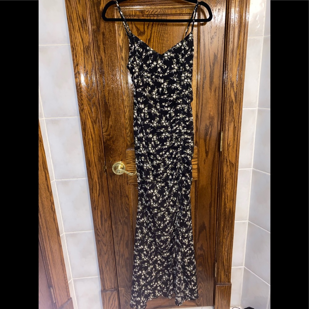 ON SALE Windsor dress 😍